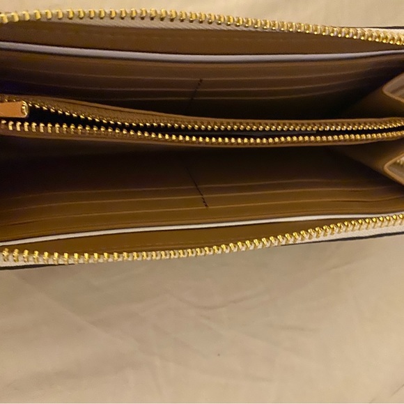 NWT! Coach 2 piece Accordian Wallet-kiss lock coin purse set- bag not included - Picture 3 of 8